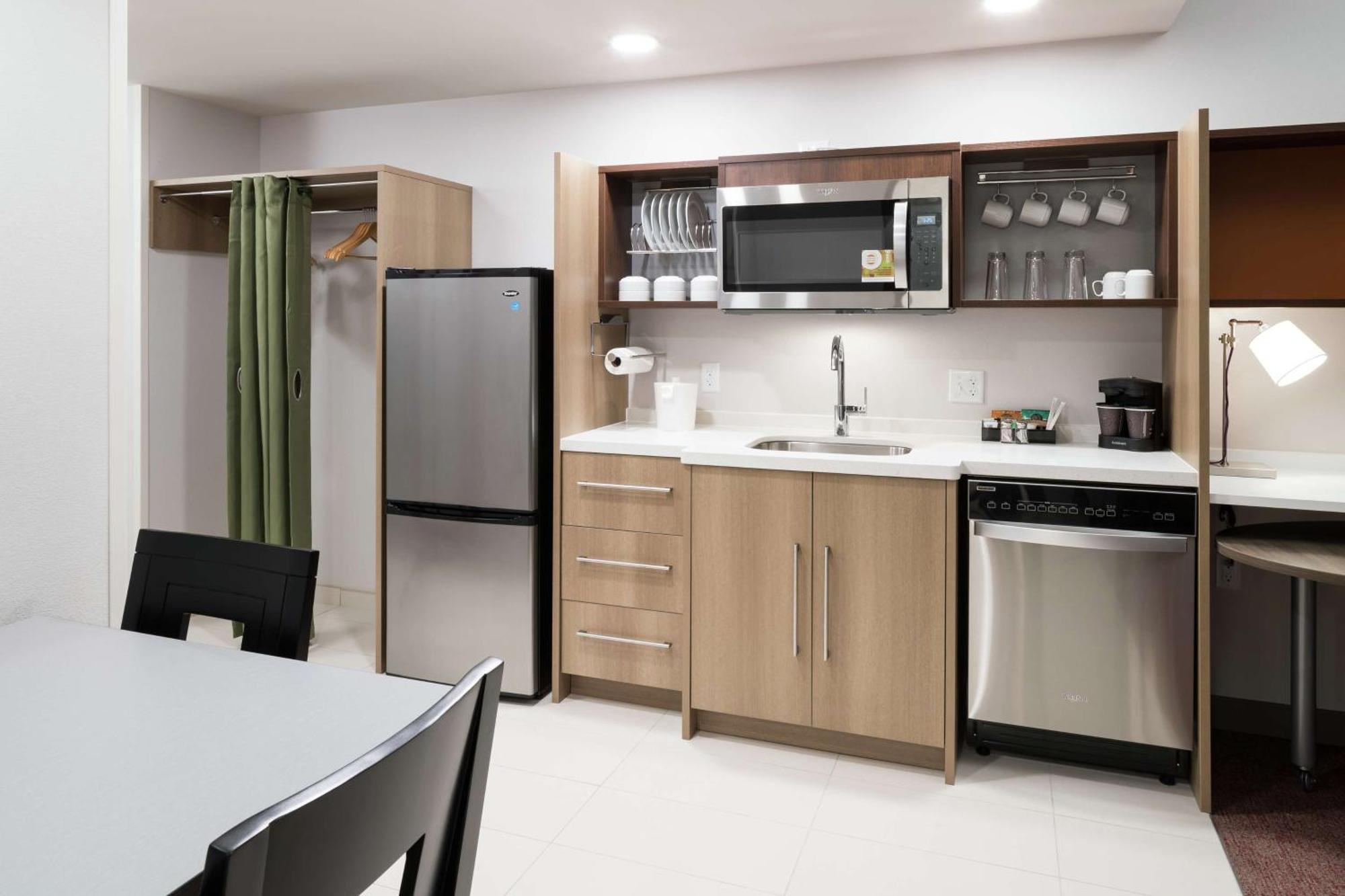 Home2 Suites By Hilton Orlando Airport Екстериор снимка