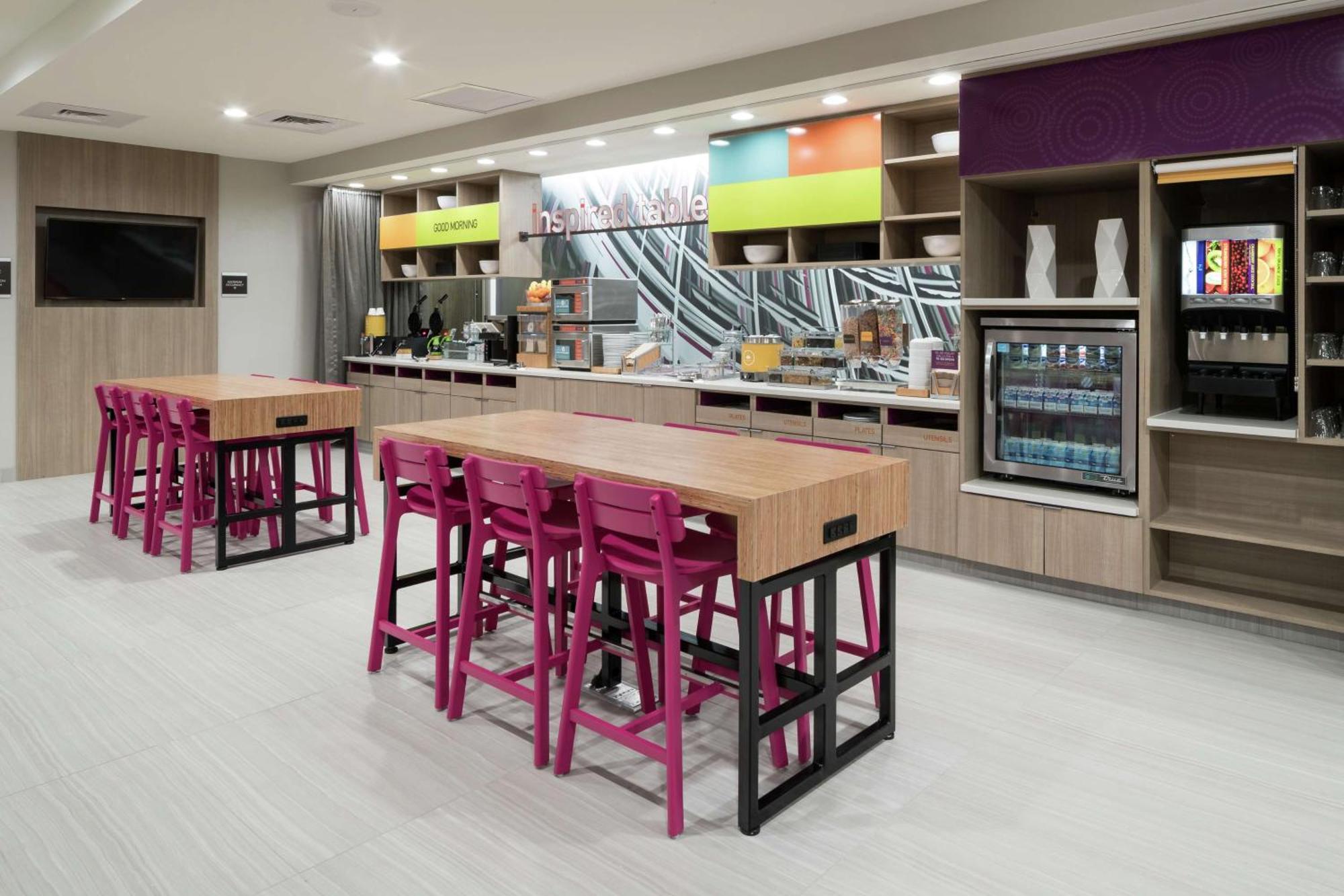 Home2 Suites By Hilton Orlando Airport Екстериор снимка